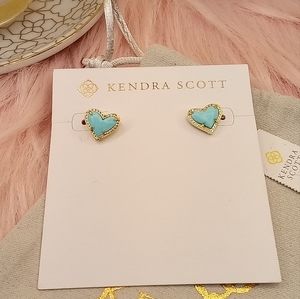 NWT&BOX Kendra Scott Ari Heart Stud Earrings in Turquoise Magnesite & Gold